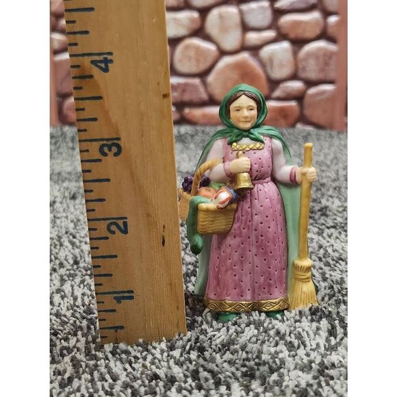 Christmas Lenox Figurine Old World Woman - Picture 7 of 8